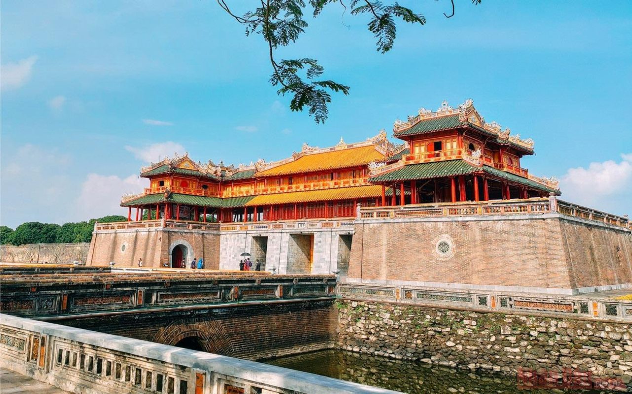 Du Hành Việt